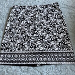 Geoffrey Beene Sport Stretch Women’s Skirt Size 6 Black/white Zip Close